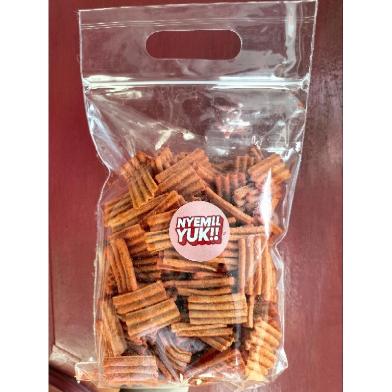

Keripik Kentang Pedas 150gr – Renyah, Gurih, & Bikin Nagih | Nyemil Yuk!!