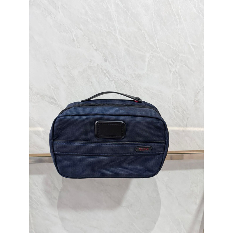 Tumi split travel kit