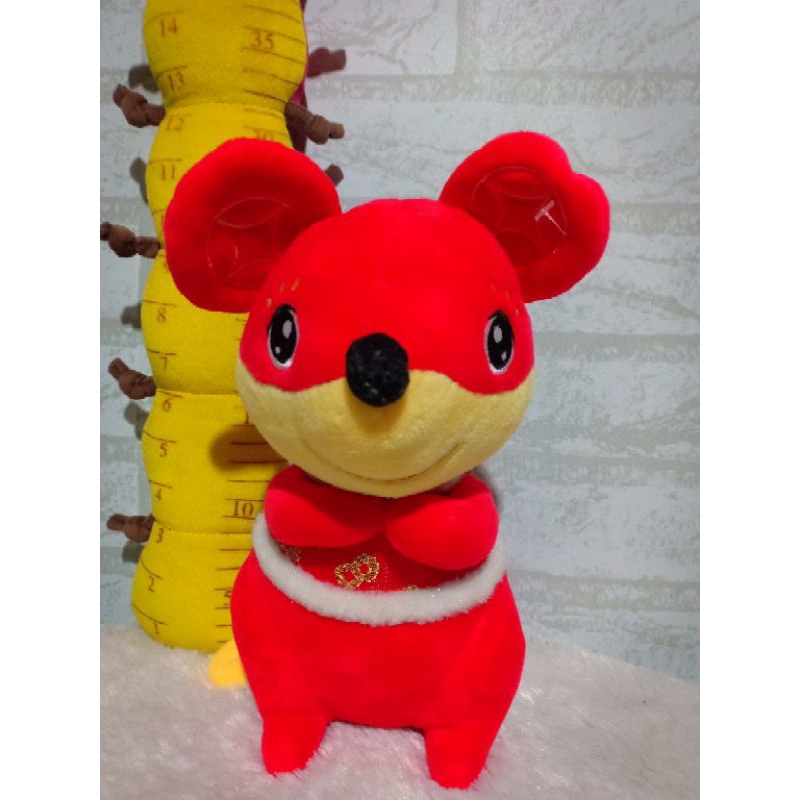 boneka tikus edisi Imlek