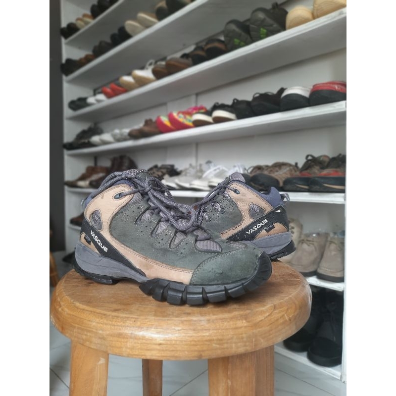 Sepatu hiking vasque vibram size 41,5