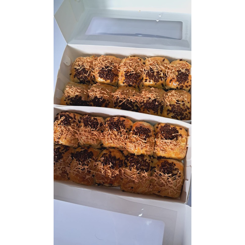 

Bolen Pisang Premium by MEZZFACTORY Cokelat/Cokelat keju isi 10pcs