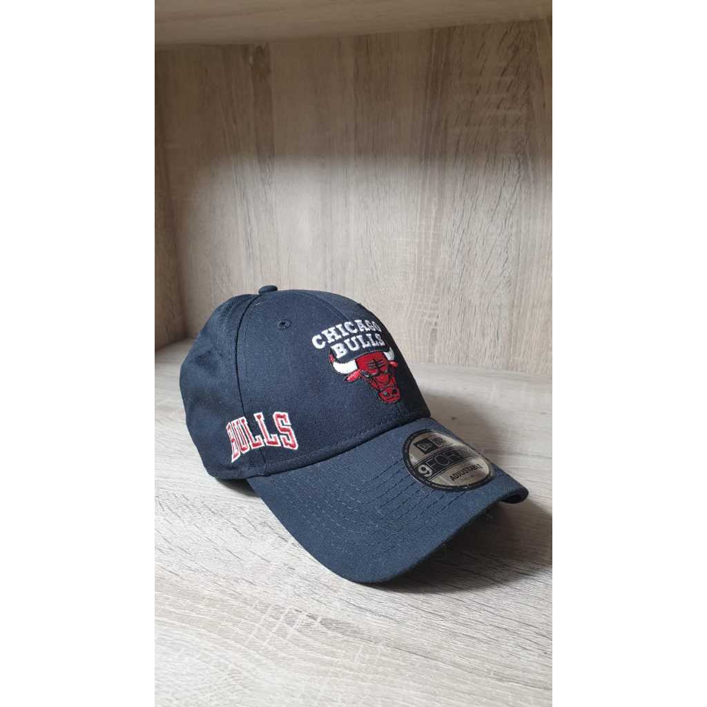 New Era 940 LEAGUE MULTI LOGOS CHICAGO BULLS Unisex Caps - Black Ori Map (Second) Kondisi istimewa