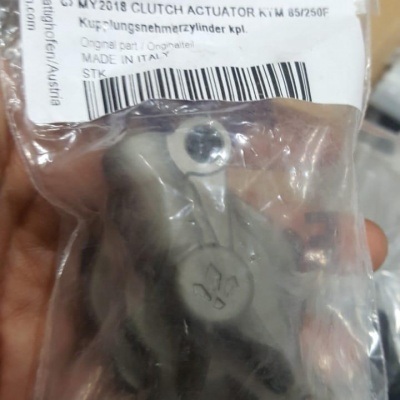 KTM Husqvarna Output cylinder cpl Kode Produk: 72132061044