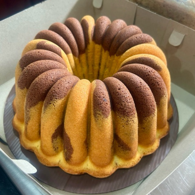 

Marmer Cake Diameter loyang 24 cm