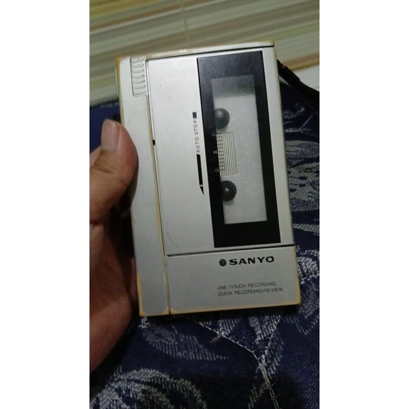 Walkman Cassette tape Recorder Sanyo M1010+Adaptor