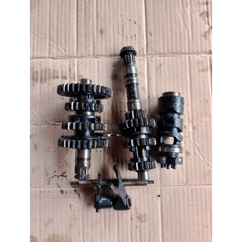 gear gigi rasio 1set Yamaha Vega ZR/Jupiter z robot/Jupiter Z1/original copotan