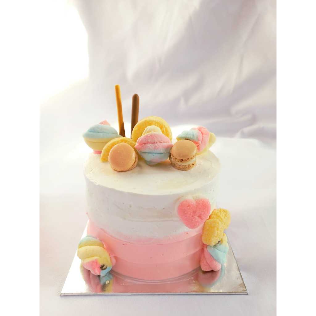 

Pink Cream Little Cake 10cm BANDUNG INSTANT ONLY
