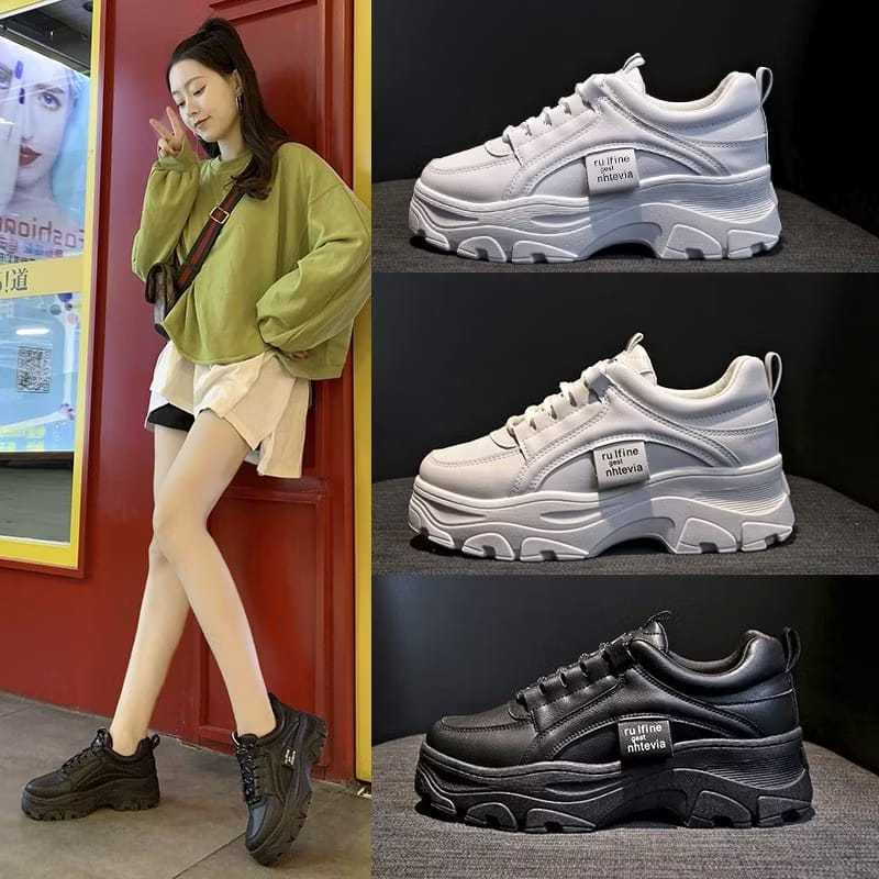 Sepatu Wanita Casual Sneakers Sport Fashion Korea Shoes HR01-11