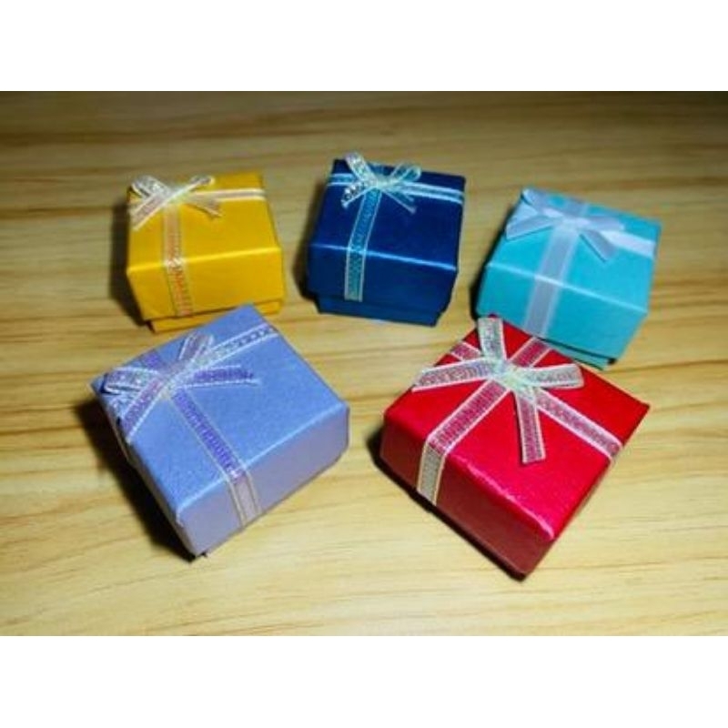 

GRATIS ONGKIR Kotak Kado Pita kecil/ Kotak Hampers Hadiah/Kado Ulang Tahun gift Box giftbox pita ukuran KECIL