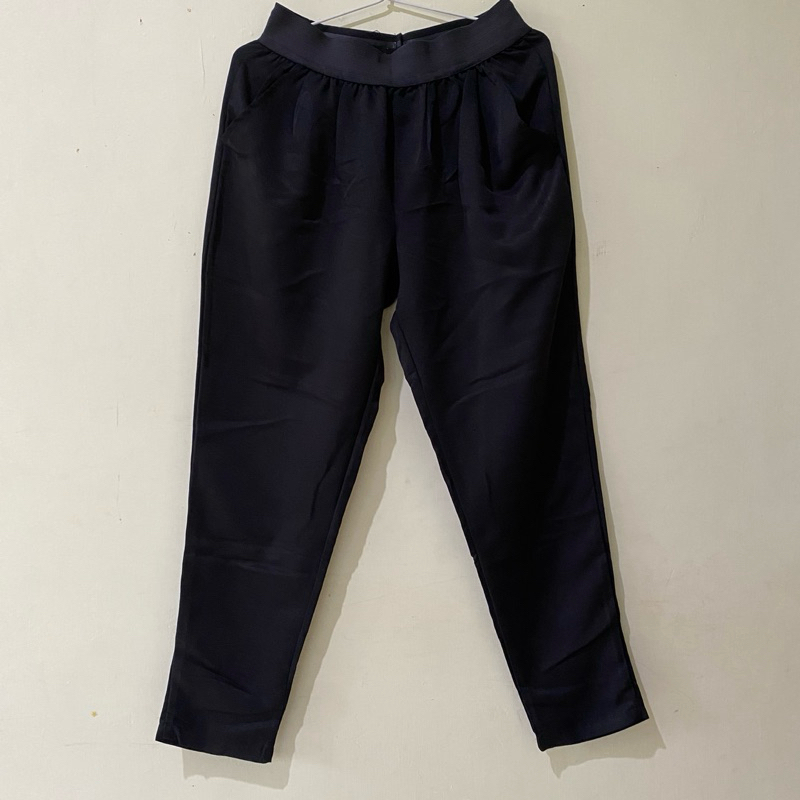 celana kain wanita hitam