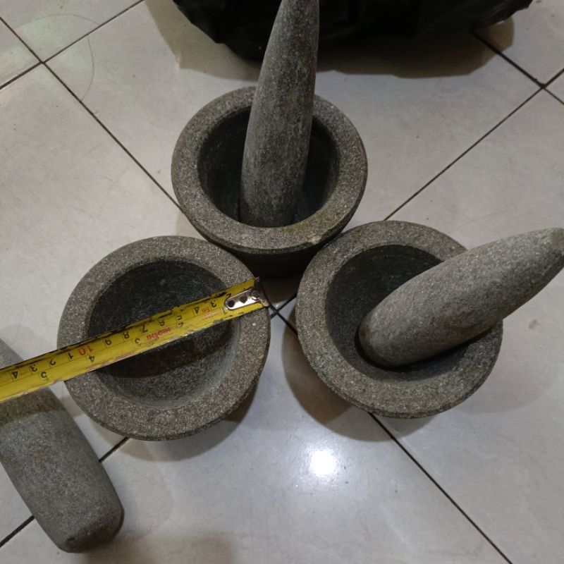 Lumpang batu / Tumbukan jamu Tumbukan bumbu 100℅ batu asli ukuran mini ( KHUSUS GOSEN )