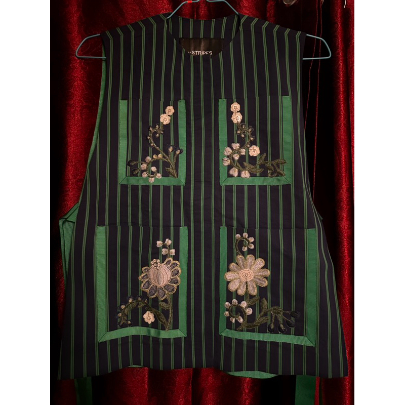 Preloved ARTKEA STRIPES VEST GREEN size M