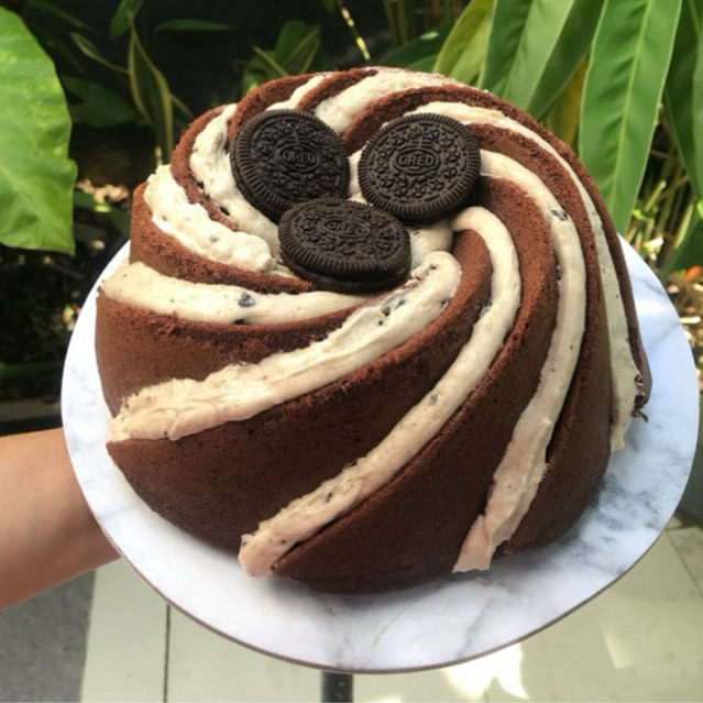 

Chocolate Cream Cheese Oreo Cake