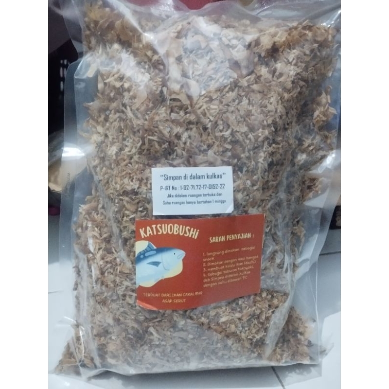 

Katsuobushi size kecil/serpihan