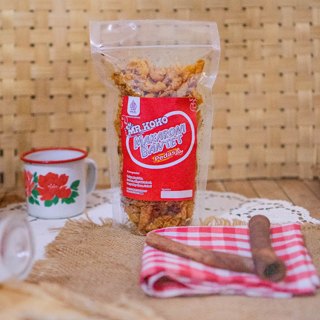 

Makaroni Bantet Pedas Daun Jeruk Snack MR.KOKO Hot Spicy Cemilan Makanan Ringan Enak Garing