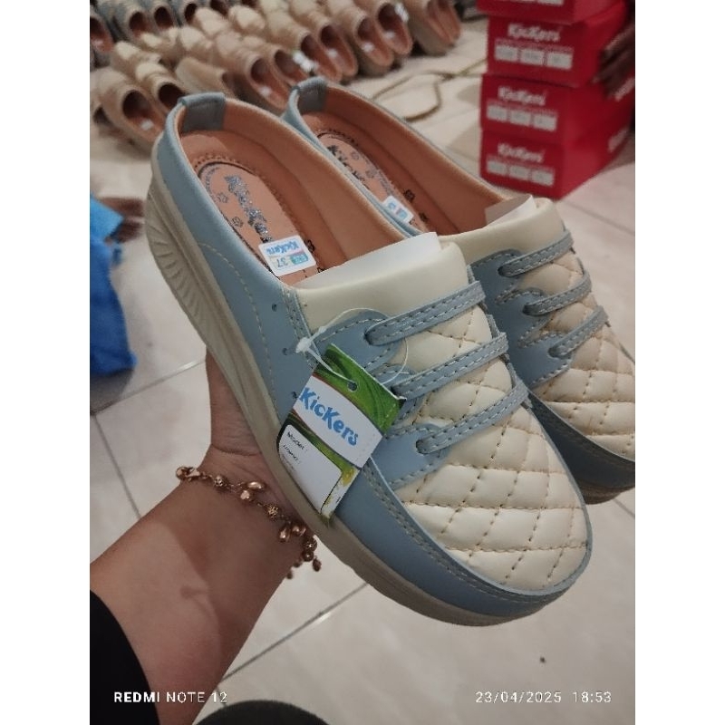 cuci gudang wedges kickers termurah//sepatu sandal wejes wanita terbaru / slop wedges wanita / slop
