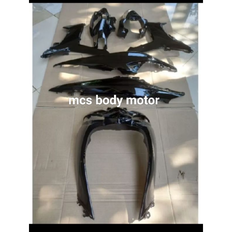 cover body halus Honda Revo fit Fi tahun 2015-2018 warna hitam polos