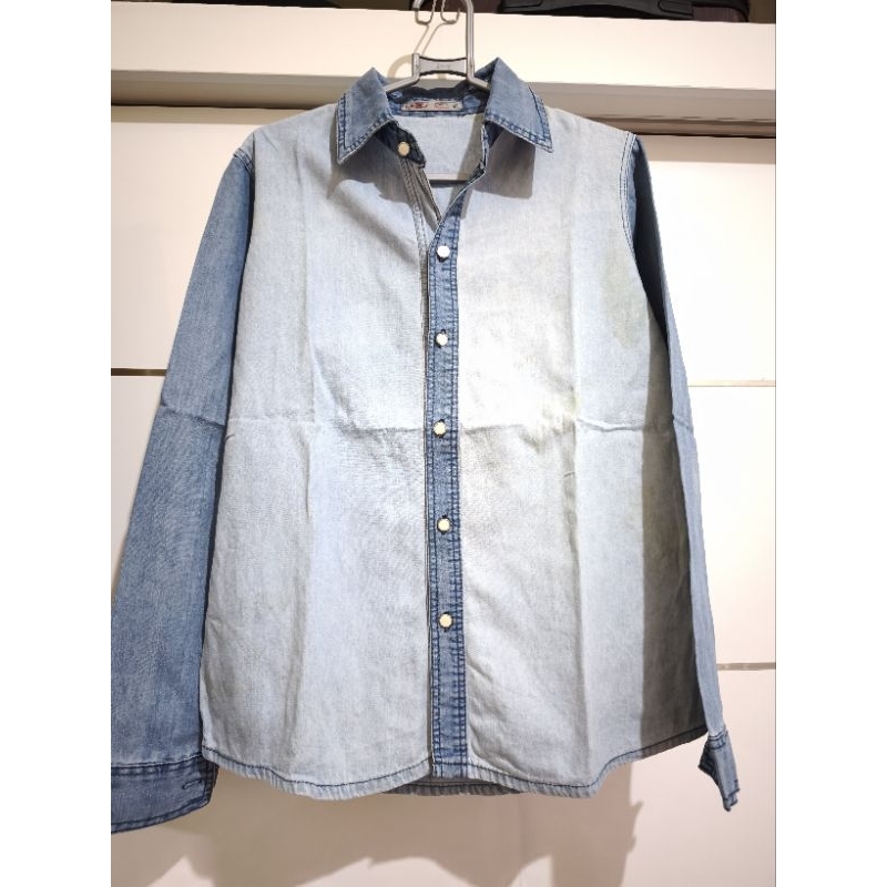 Kemeja jeans wanita HASSENDA ( Preloved )