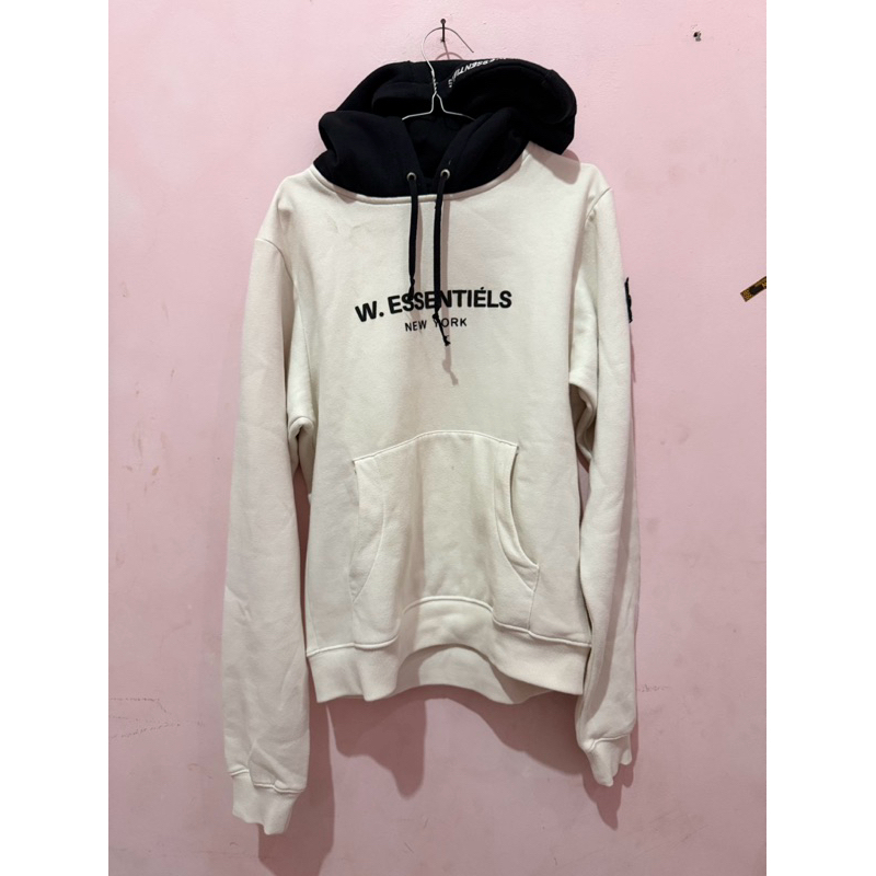 Preloved hoodie w essentiels new york ori mulus nominus size s oversize