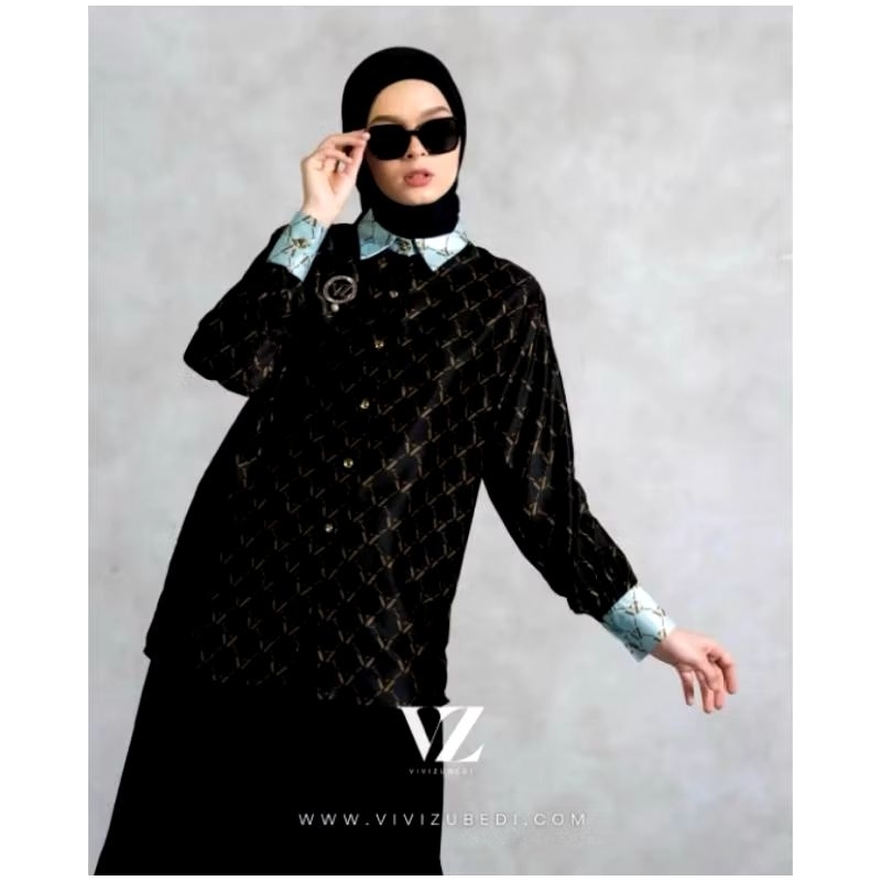 Vz Monogram Two Tone Top