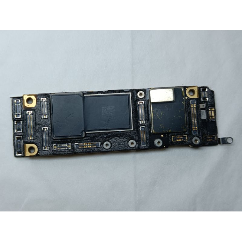 Motherboard iphone 11 ibox. matot