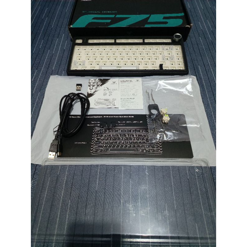 Aula F75 Barebone White - 3 Connection