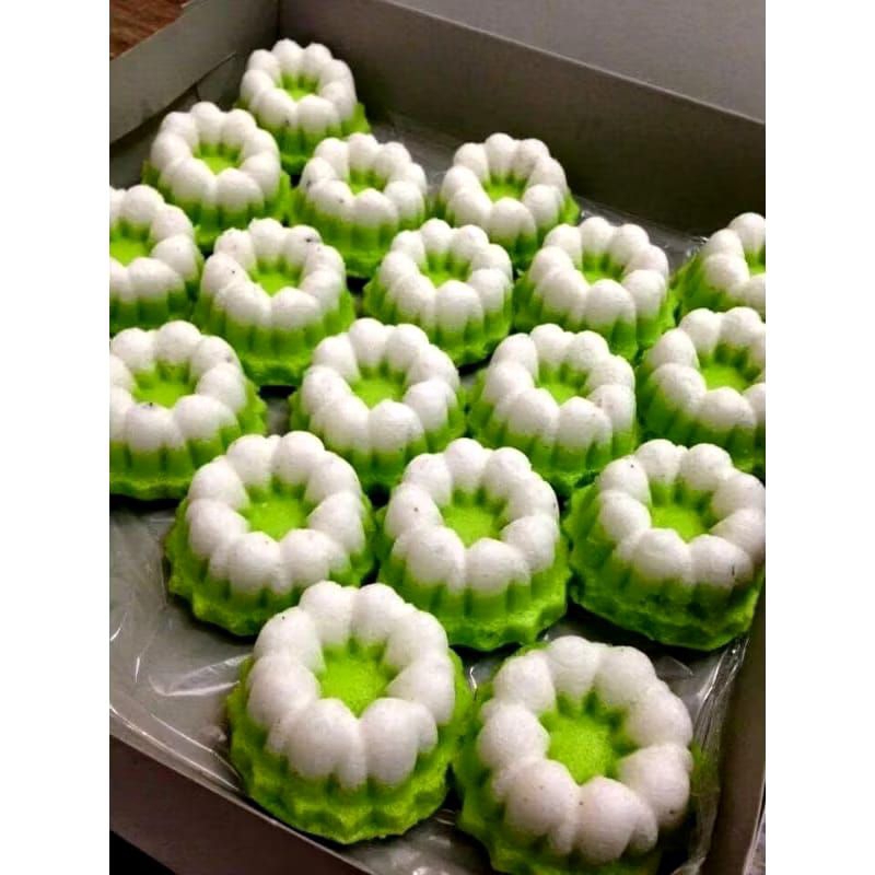 

Kue cucur|putu ayu|lemper abon| jajanan pasar enak murah
