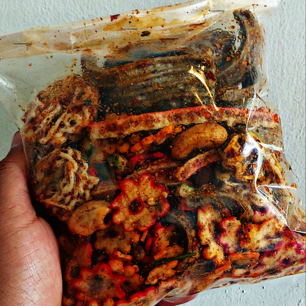 

keripik seblak mix 250gr makaroni kerupuk extra pedas daun jeruk