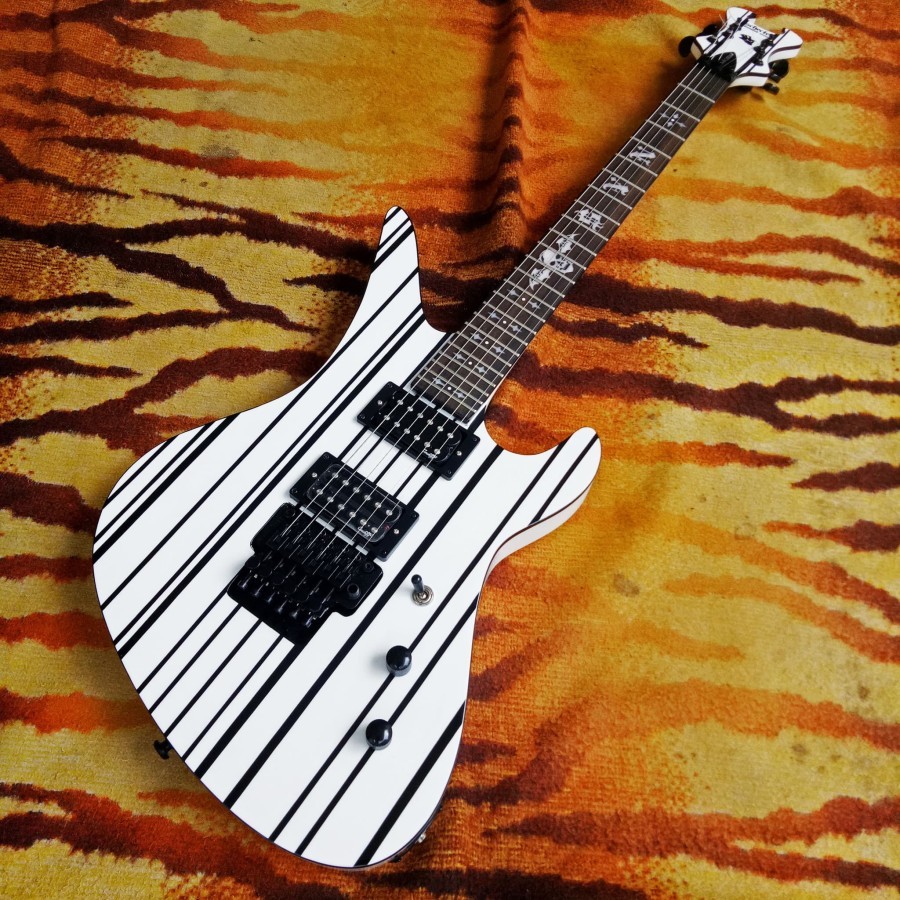 Gitar Elektrik Schecter Synyster Gates Custom White Stripe Black