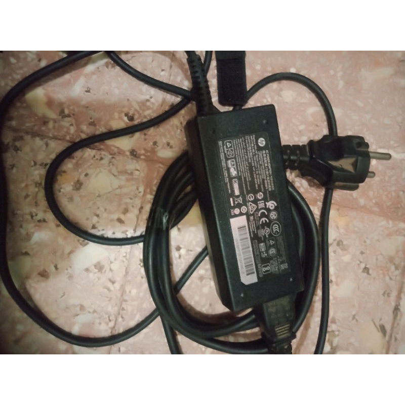 cas laptop hp normal bekas pakai 19v.