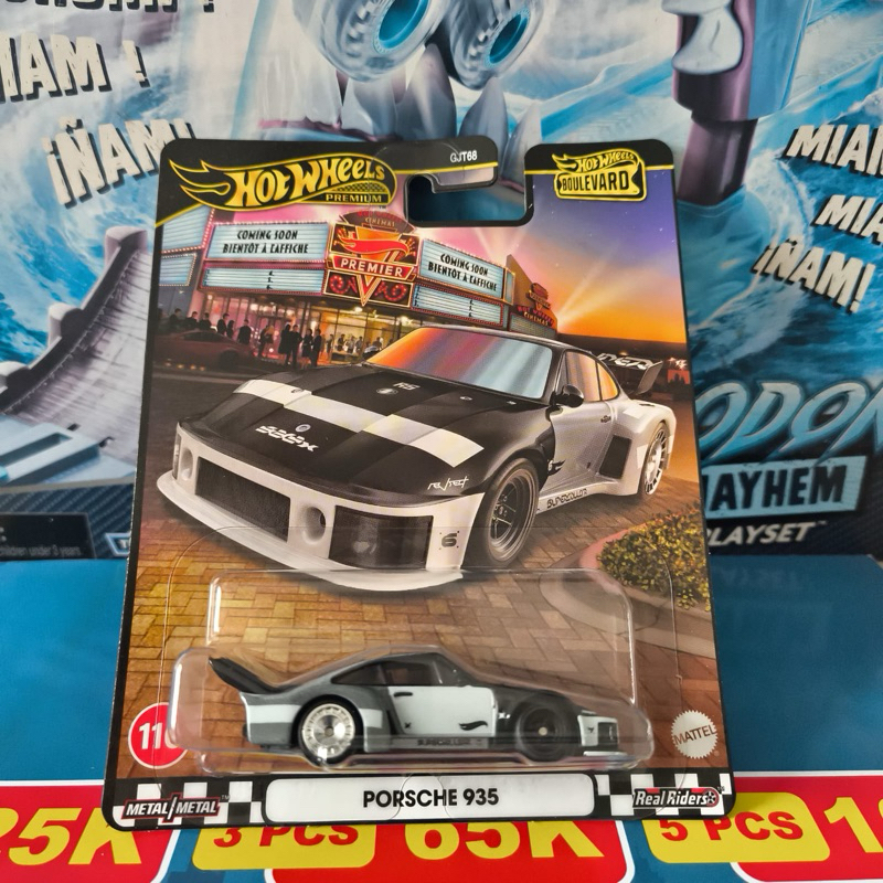 Hotwheels Premium Boulevard Porsche 935