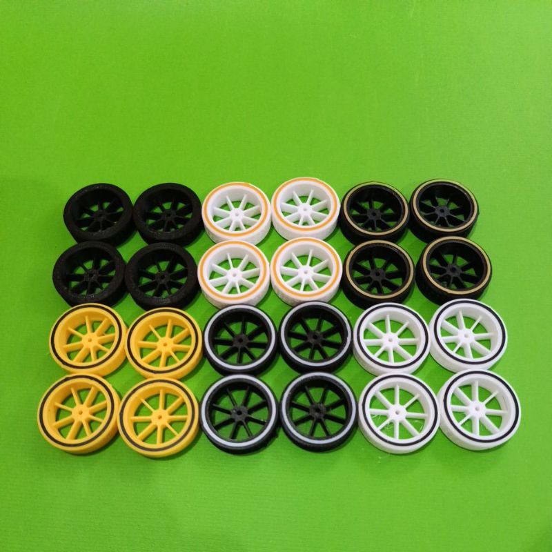 variasi ban racing miniatur bus Transjakarta