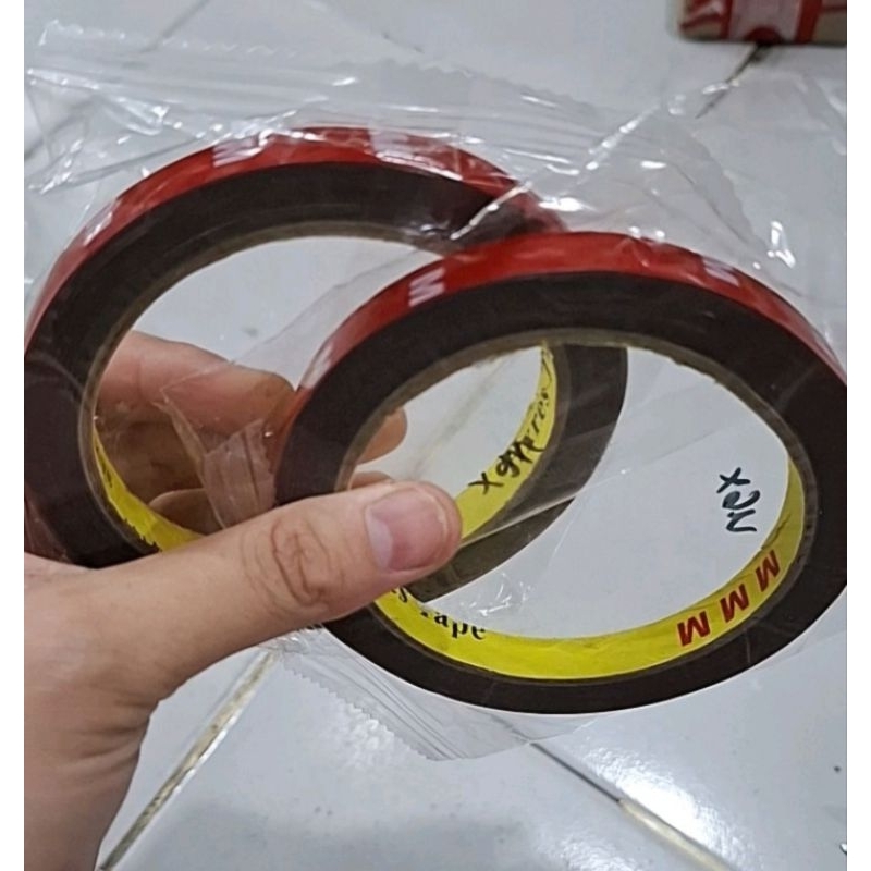 

Double tape merah 1cm 3M MERAH 4.5 METER/ROLL
