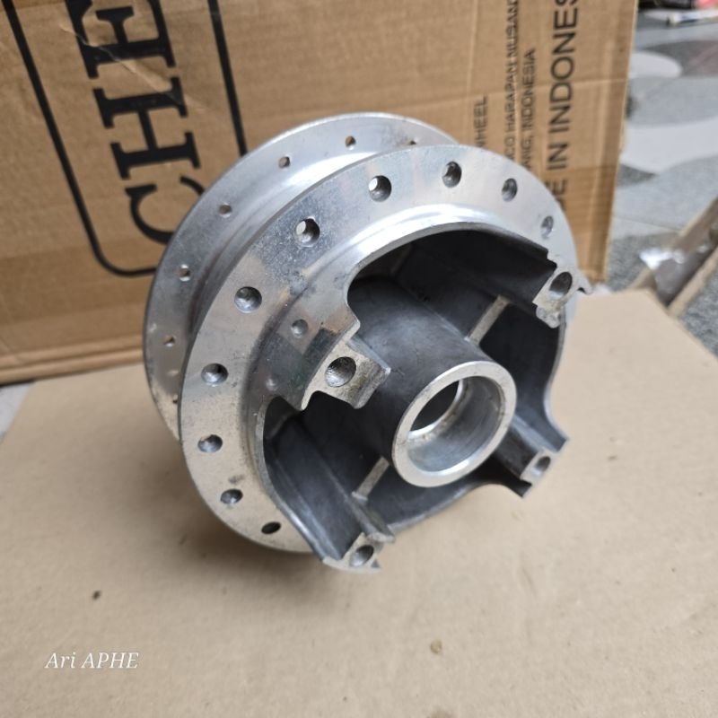 tromol chrom belakang SCARLET racing honda OLD CB150R K15 / NEW MEGAPRO kondisi baru stok lama minus