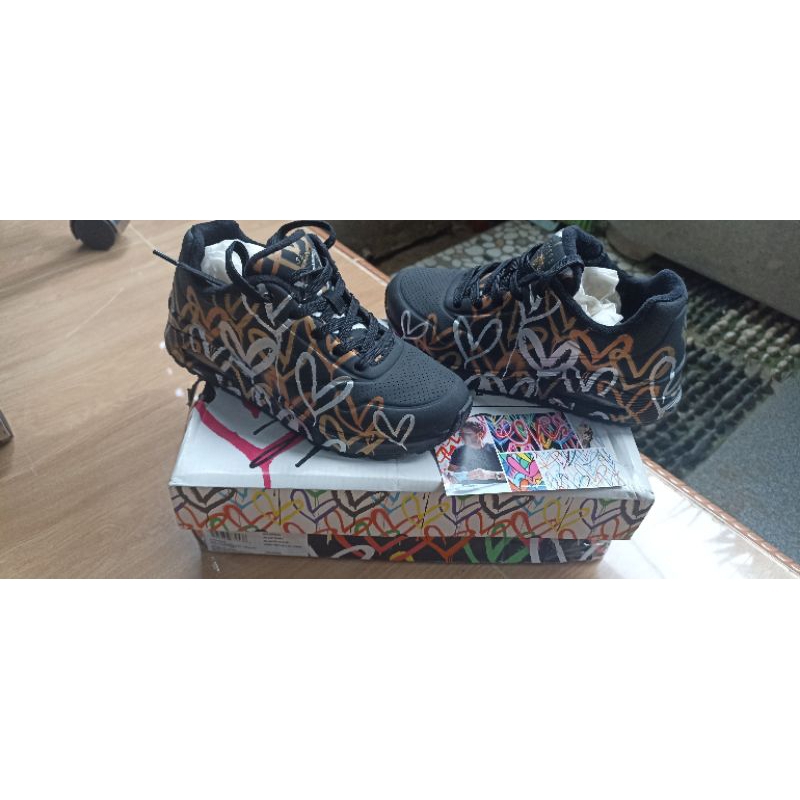 Skechers Uno Metallic Love Women's Black/Gold preloved Original