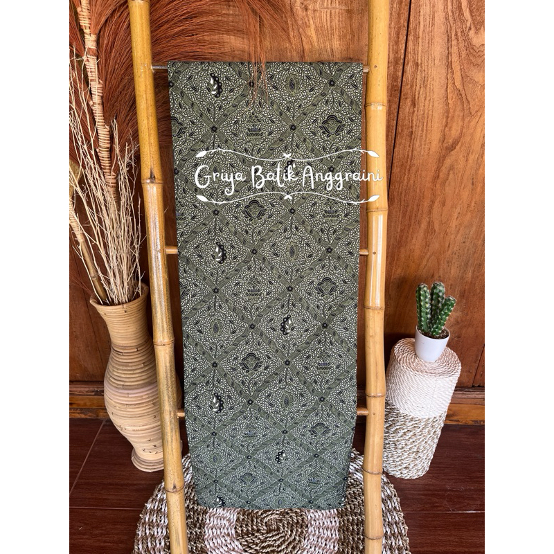 Kain Jarik Prada Lawasan Motif SIDOMUKTI SAGE