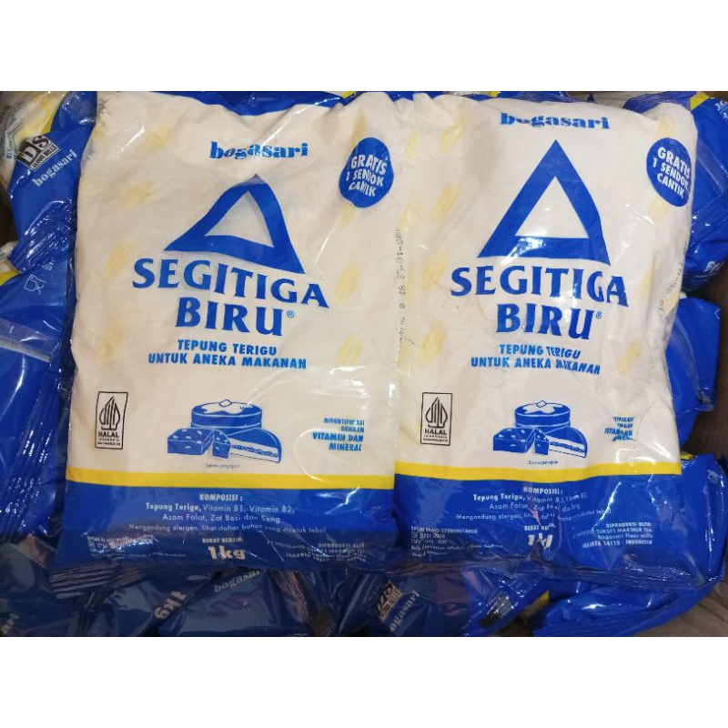 

Tepung Terigu Segitiga Biru 1 kg / Tepung Segitiga Biru