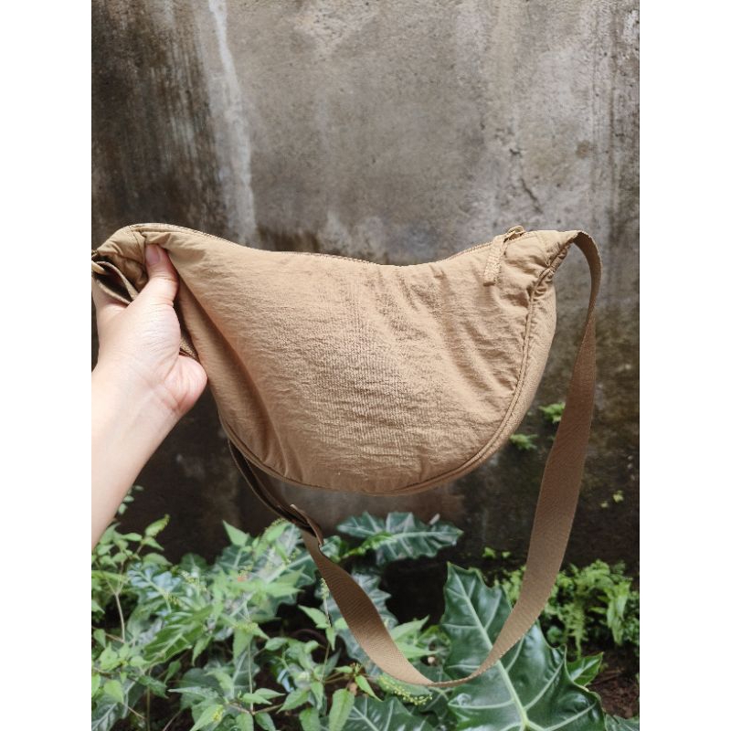Tas Selempang Wanita UNIQLO Original, Mulus, Bersih, Preloved