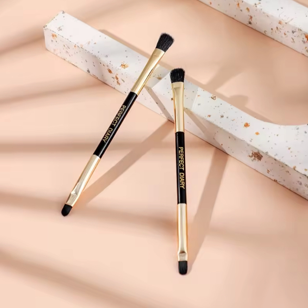 1 Pcs Eyeshadow Brush Warna Hitam Emas 2 Sisi