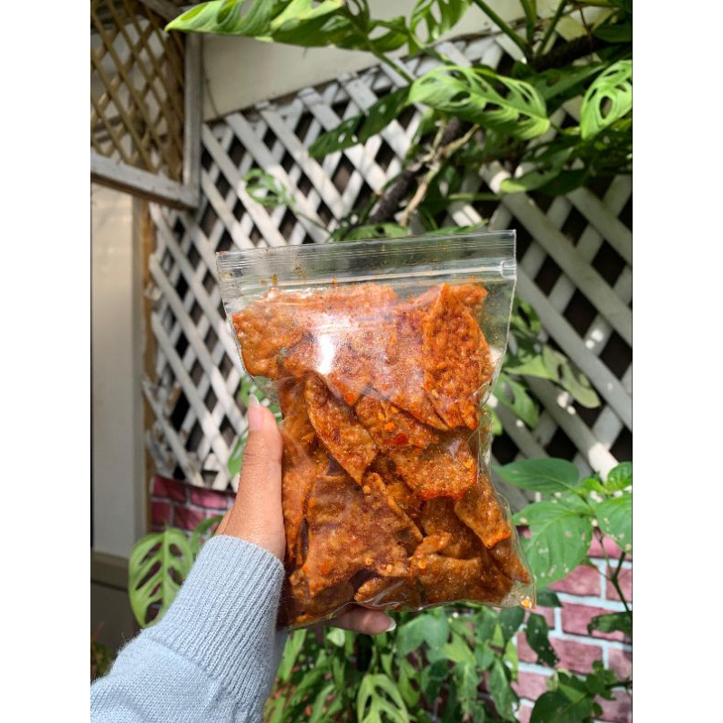 

Kerupuk Elod Tebal Pedas Gurih Daun Jeruk 200gr