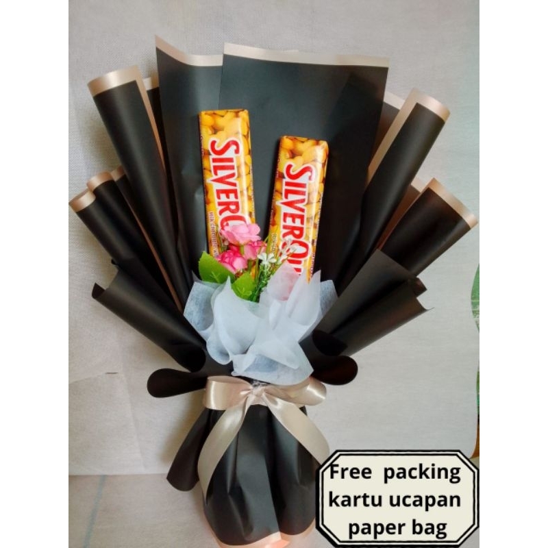

Buket Silverqueen besar 55gr untuk hadiah wisuda, ulang tahun,anniversary Free packing, kartu ucapan, paper bag