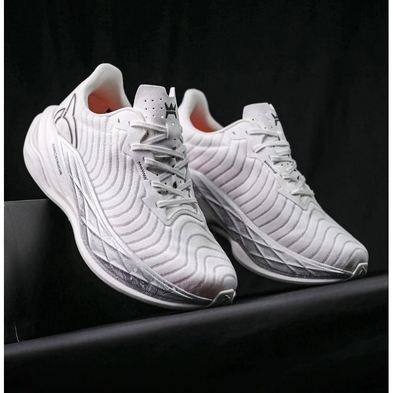 Sepatu Running Ortuseight Lunar - Sepatu Pria Wanita