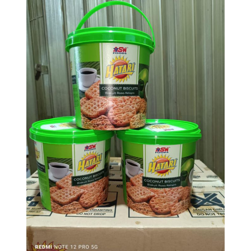 

1 toples biskuit hatari kelapa
