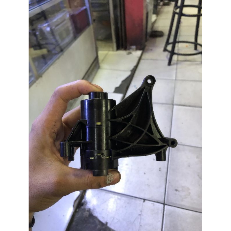 Breket/Engsel Spion Ertiga 2012-2016