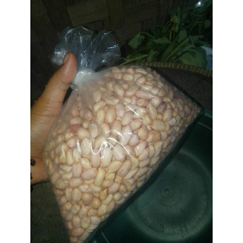 

kacang tanah/suuk, 500 grm(setengah kg) asli kacang tanah kidul.