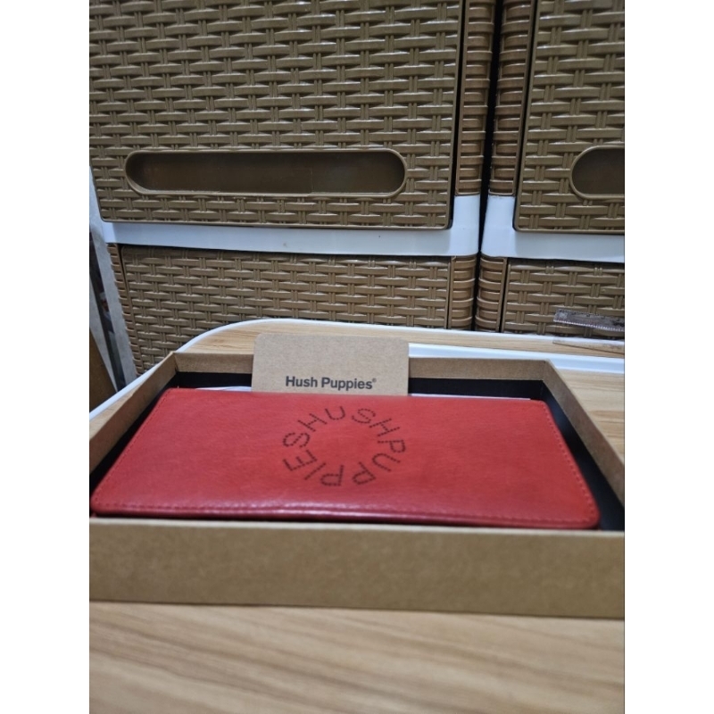 (Preloved) Dompet Hush Puppies