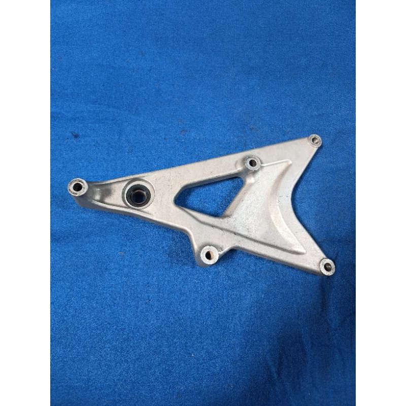 Dudukan Knalpot Honda Vario 125 KZR Original Arem Rem Dudukan Knalpot Vario 125 - 150 old KZR ori