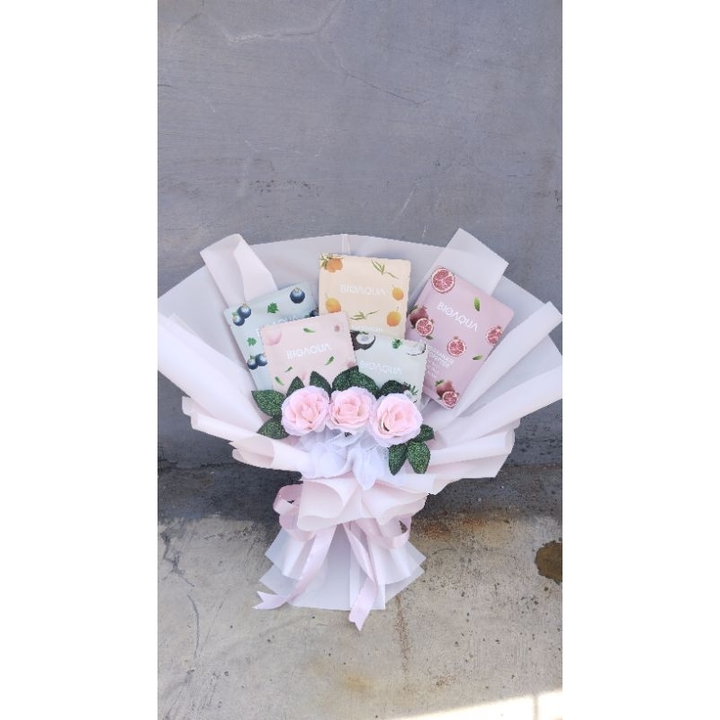 

Bouquet/Hampers/Gift