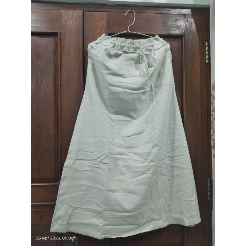 preloved rok bahan katun,pinggang karet,model A Line