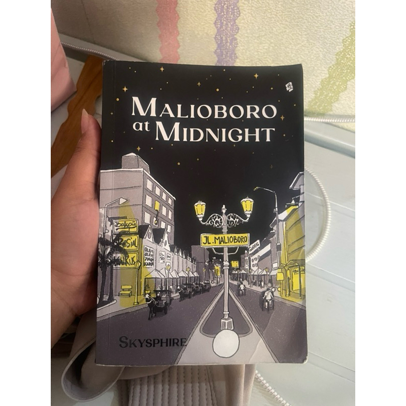 Preloved Novel Malioboro at midnight